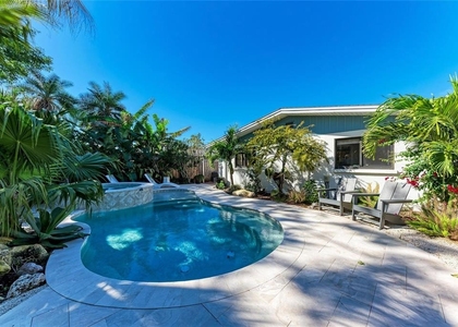 730 Fox Street - Photo 1