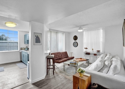 520 Se 5th Avenue - Photo 1