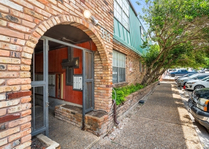 307 E 31st St - Photo 1