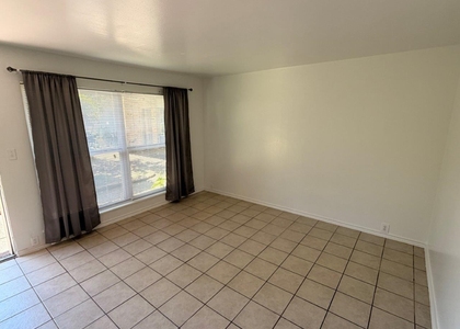 820 W Alabama Street - Photo 1