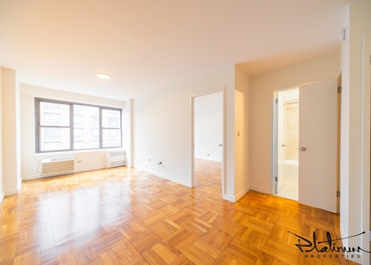 4th Avenue - Photo 1