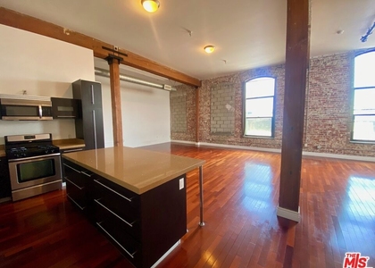 652 Mateo Street - Photo 1