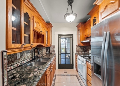 1065 Laguna - Photo 1
