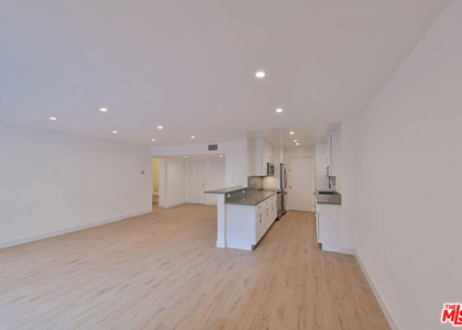 136 S Palm Drive - Photo 1
