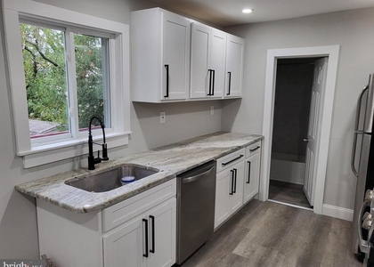 212 Warren Street - Photo 1