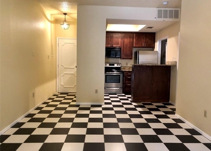 806 W 24th St - Photo 1
