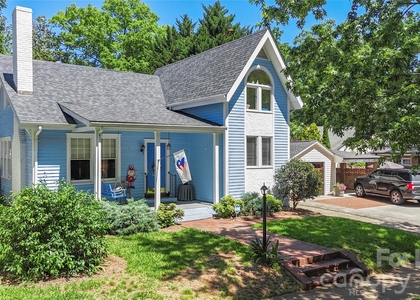 1610 Park Road - Photo 1