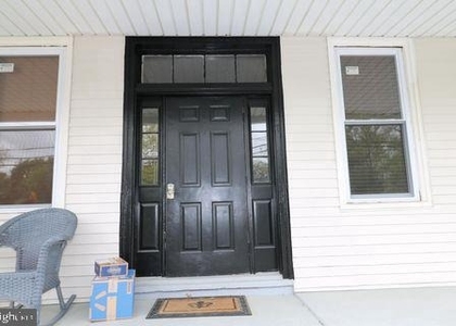 403 Pennington Avenue - Photo 1
