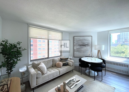 Second Avenue - Photo 1