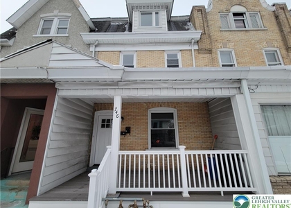 746 Linden Street - Photo 1