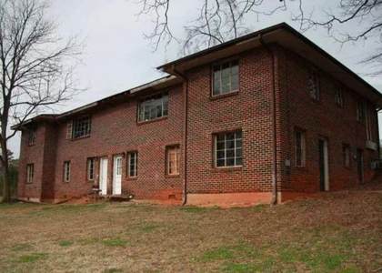 305 W Oak Street - Photo 1