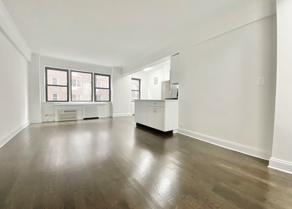 East 50th Street - Photo 1