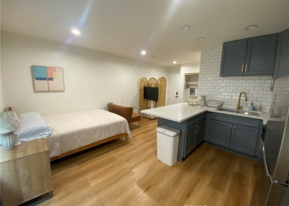 827 S Manhattan - Photo 1