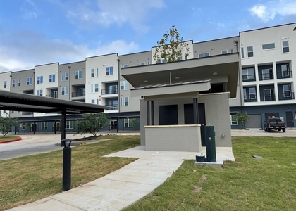 320 Goll St - Photo 1