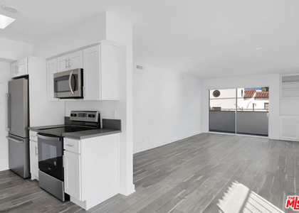1610 S Beverly Glen Boulevard - Photo 1