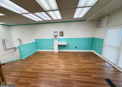 3002 N Centre Street - Photo 1