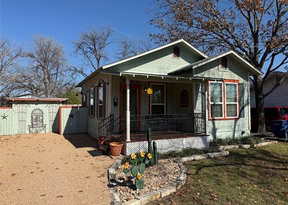 406 Normandy St - Photo 1