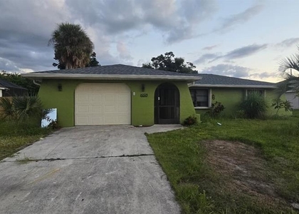1174 Victoria Avenue - Photo 1