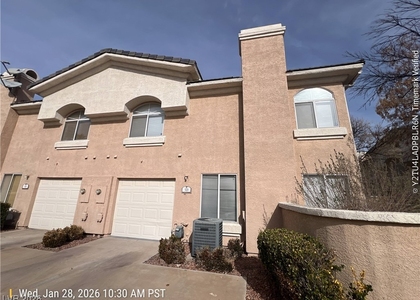 920 Twinkling Sky Avenue - Photo 1