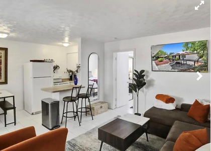 820 Ne 16th Avenue - Photo 1