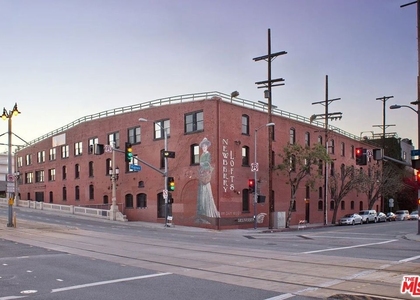 900 E 1st Street - Photo 1