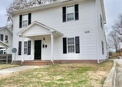 620 E Davis Street - Photo 1