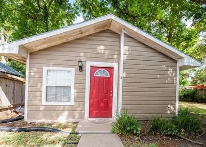 4704 Evans St - Photo 1