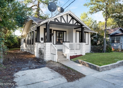 522 W 21st Street - Photo 1