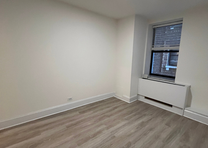West 34th Street - Photo 1