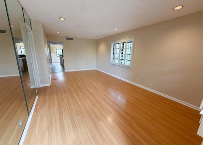 917 Ne 16th Avenue - Photo 1