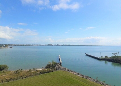 4 Harbour Isle Drive E - Photo 1