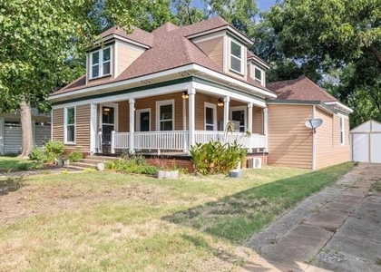 1123 W Gandy Street - Photo 1
