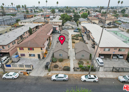 636 W 81st Street - Photo 1