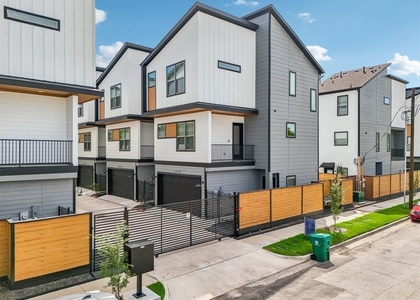 2339 Eagle St - Photo 1