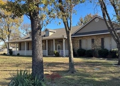 3916 Shepherd - Photo 1