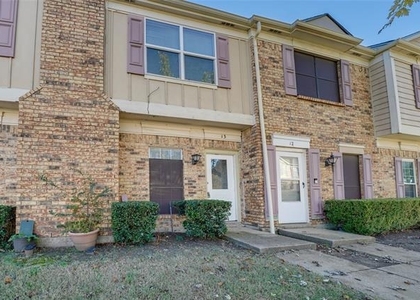 633 Carriagehouse Lane - Photo 1