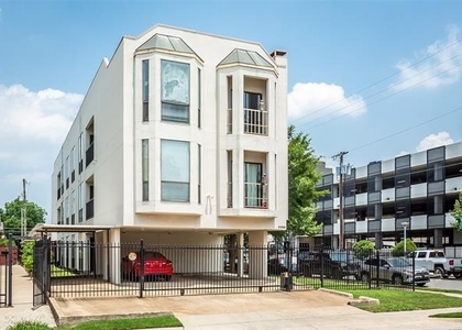 2002 N Fitzhugh Avenue - Photo 1