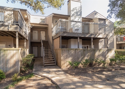 9707 Richmond Avenue - Photo 1