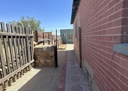 4640 La Luz Avenue - Photo 1