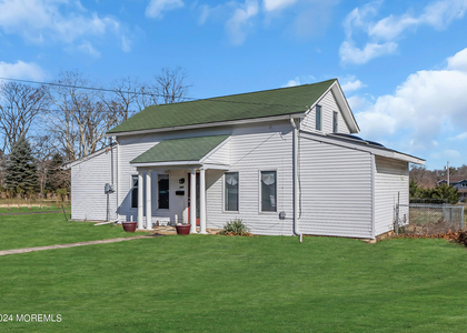 459 W Park Avenue - Photo 1
