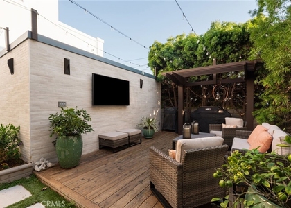 330 28th - Photo 1