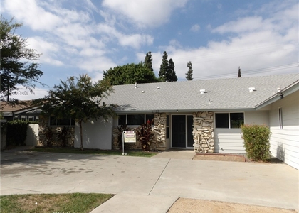 2737 Burly Ave - Photo 1