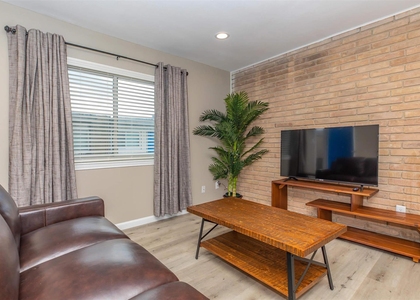 9707 N Timberside Drive - Photo 1