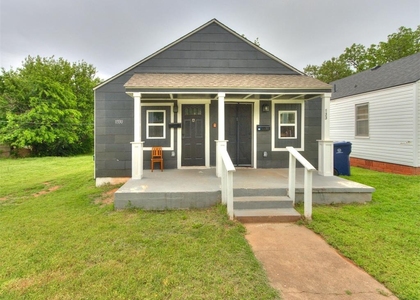 1330 Ne 7th Street - Photo 1