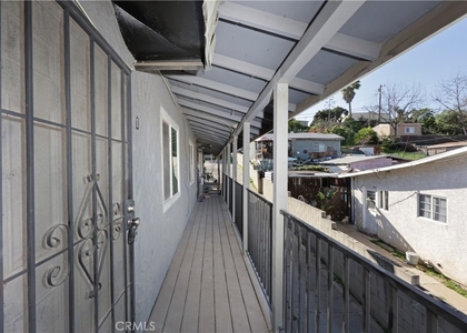2770 Marengo - Photo 1