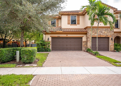 10283 Wellington Parc Drive - Photo 1