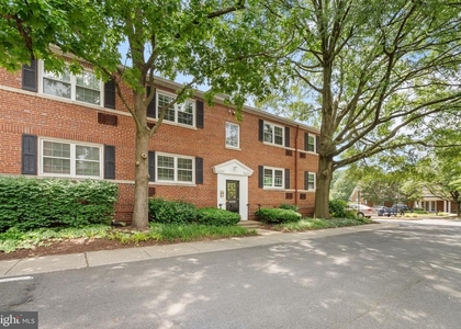 4402 N Pershing Drive - Photo 1