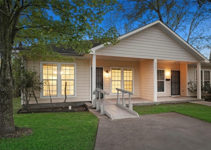 5502 Finch Street - Photo 1