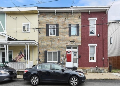 140 Home Street - Photo 1