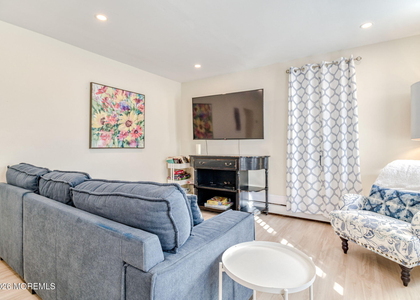 18 Abbott Avenue - Photo 1